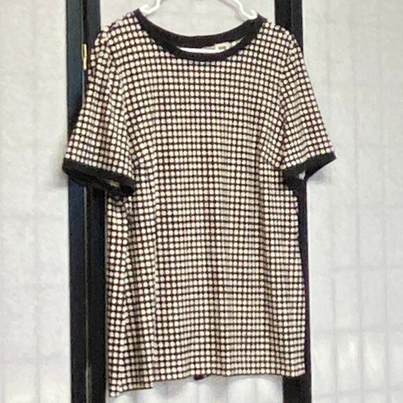 Anne Klein Short Sleeve Collarless Button Back Polka Dot Shirt Black White 0 NWT - Picture 3 of 11